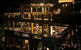 Coconut Surf Inn